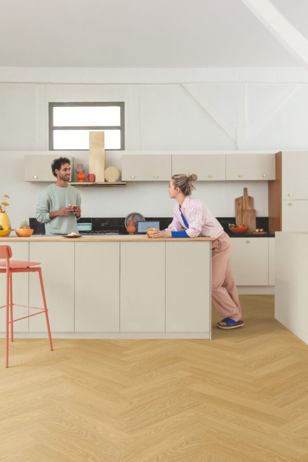 Вінілова підлога Quick Step Ciro Herringbone AVHBU 40360 Дуб Чистий Медовий