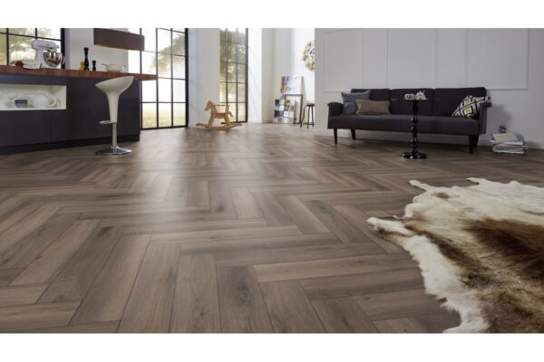 Ламінат Herringbone 3860 Дуб Темно-Коричневий 665*133мм, 1.238м2*14шт.