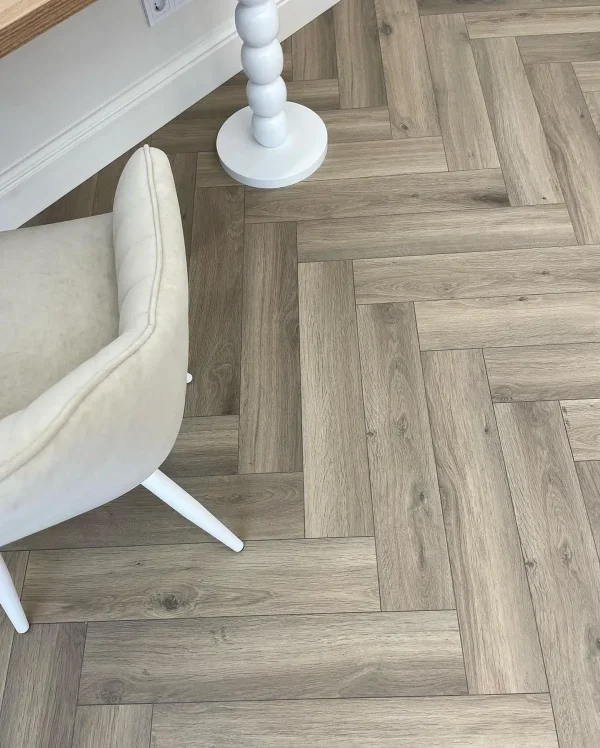 Ламінат Kronotex Herringbone 3766 Дуб Метц
