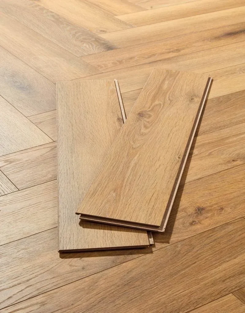 laminatkronotexherringbone3861_dub_naturalnyy-16291364462479 (1)